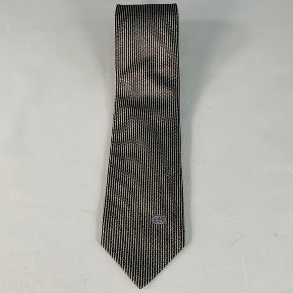 GUCCI Black Grey Stripe Silk Tie - Picture 2 of 4